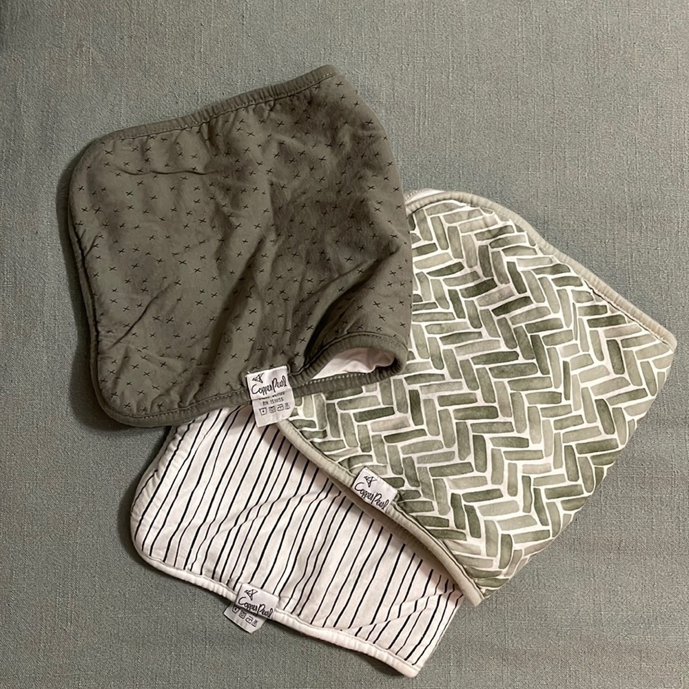 Copper pearl burp cloths